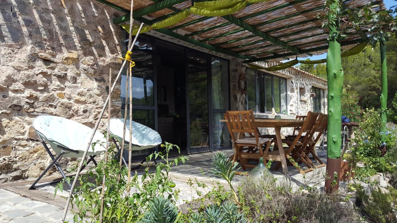 La Loubiere, Ancienne Bergerie En Pleine Garrigue Bed & Breakfast Fraissé-des-Corbières Екстериор снимка